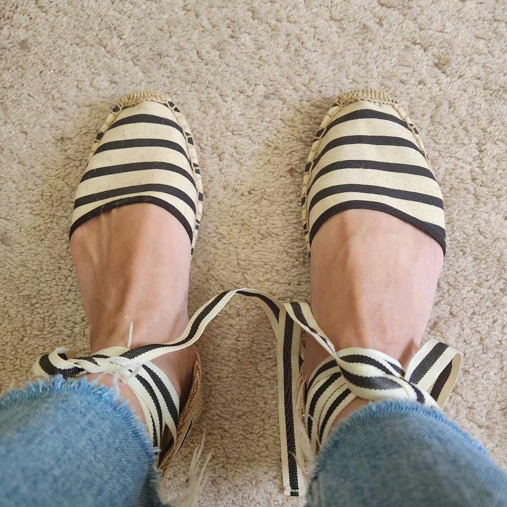 Soludos Espadrilles Stripes black and old white. Size 7